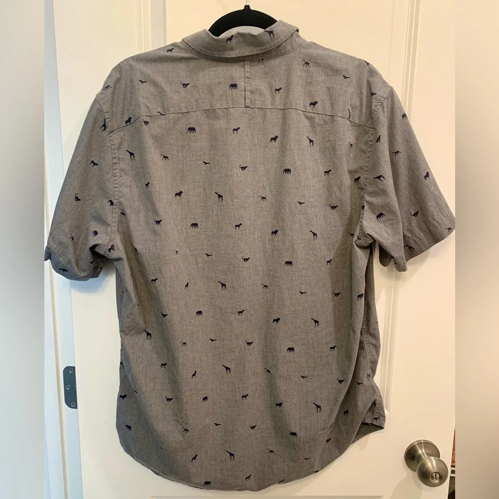 Banana Republic Men's Dark Grey Slim Fit Short Sleeve Poplin Button Down Large